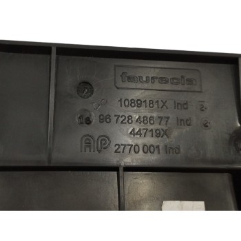 Recambio de rejilla aireadora para peugeot 208 1.2 12v vti referencia OEM IAM 9672848677 CENTRAL 