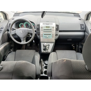 toyota corolla verso (r1) del año 2005