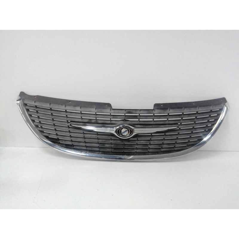 Recambio de rejilla delantera para chrysler voyager (rg) 2.5 crd cat referencia OEM IAM 4857522AA  