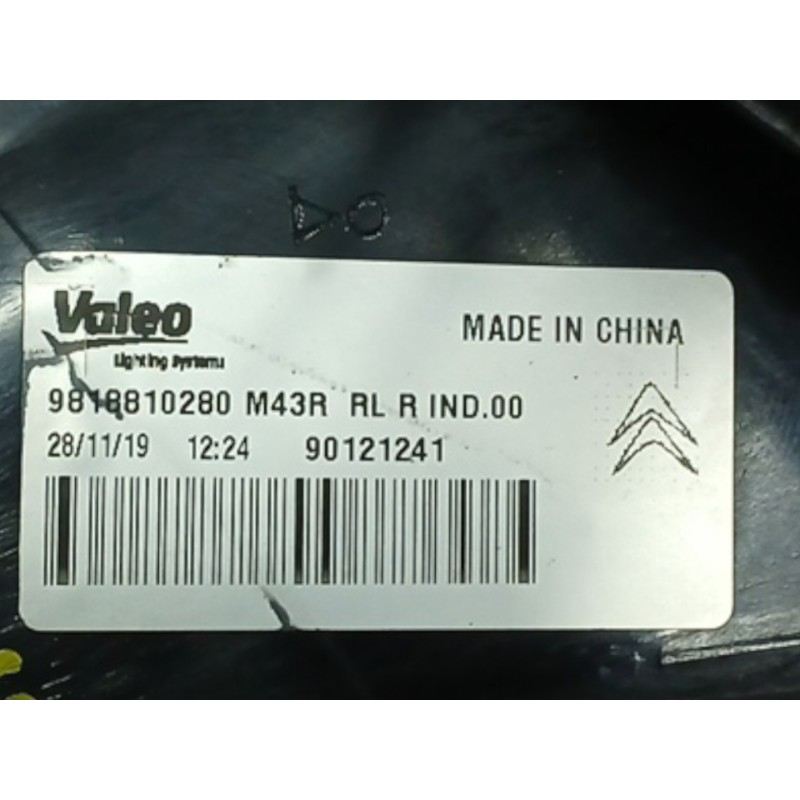 PILOTO TRASERO DERECHO 90121241