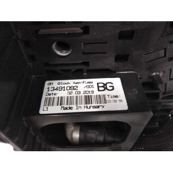 Recambio de caja reles / fusibles para opel corsa e 1.4 16v bivalent. gasolina / lpg referencia OEM IAM 13491092  