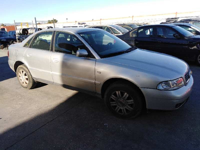 AUDI A4 BERLINA (B5)