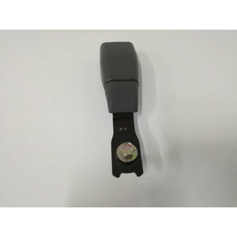 Recambio de enganche cinturon derecho para hyundai santa fe (sm) 2.0 crdi vgt comfort referencia OEM IAM   