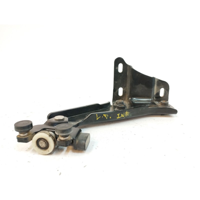 Recambio de soporte / guia puerta corredera para volkswagen caddy furgón/kombi 2.0 tdi referencia OEM IAM 2K7843398A LATERAL DER
