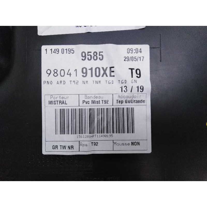 GUARNECIDO PUERTA TRASERA DERECHA