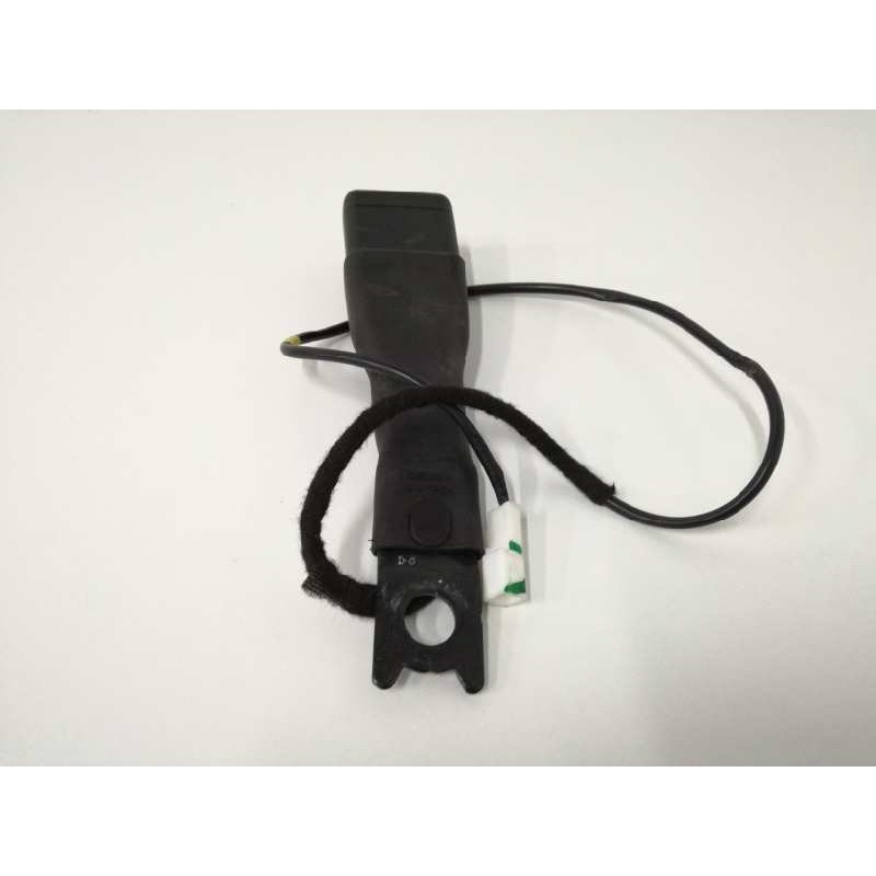 Recambio de enganche cinturon izquierdo para toyota aygo 1.0 cat referencia OEM IAM   