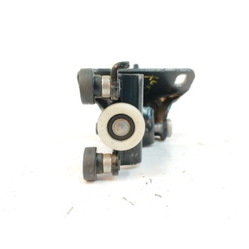 Recambio de soporte / guia puerta corredera para volkswagen caddy furgón/kombi 2.0 tdi referencia OEM IAM 2K7843304A LATERAL DER