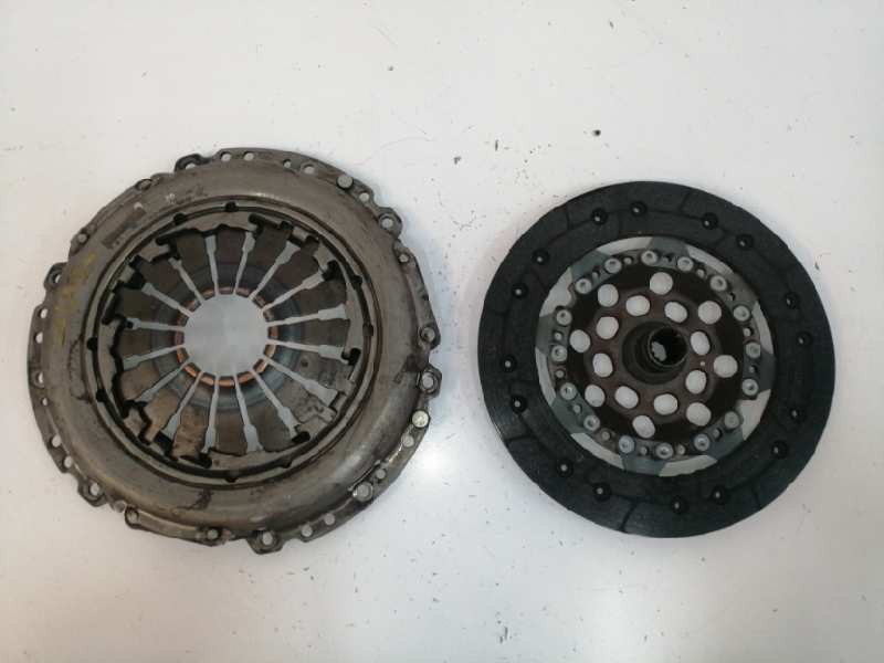 Recambio de kit embrague para opel corsa d essentia referencia OEM IAM   