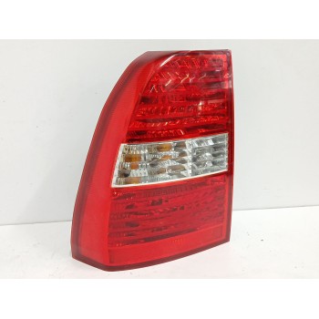 Recambio de piloto trasero izquierdo para kia sportage ii (je_, km_) 2.0 crdi 4wd referencia OEM IAM 924011F0  