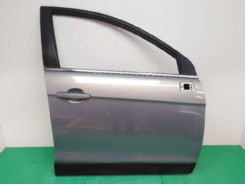 Recambio de puerta delantera derecha para chevrolet captiva 2.0 diesel cat referencia OEM IAM 42352070  
