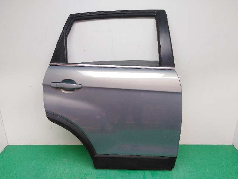 Recambio de puerta trasera derecha para chevrolet captiva 2.0 diesel cat referencia OEM IAM  OBSERVAR FOTOS 
