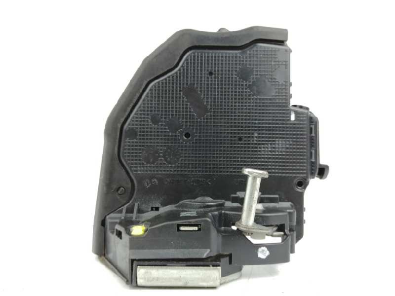 Recambio de cerradura puerta trasera derecha para toyota auris active referencia OEM IAM   