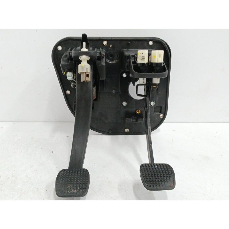 Recambio de pedalera completa para iveco daily iii furgoneta 35 s 13 v,35 c 13 v referencia OEM IAM 504068713 504068714 50406871