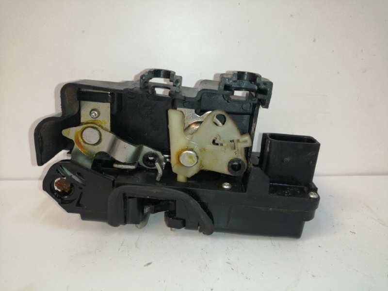Recambio de cerradura puerta delantera derecha para chevrolet captiva 2.0 diesel cat referencia OEM IAM A046818  