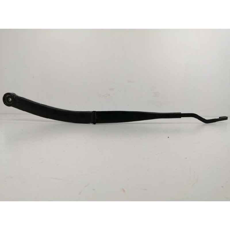 Recambio de brazo limpia delantero izquierdo para hyundai h350 kasten 2.5 crdi cat referencia OEM IAM D226KHJ  