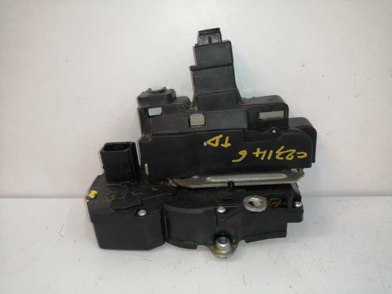 Recambio de cerradura puerta trasera derecha para chevrolet captiva 2.0 diesel cat referencia OEM IAM A046818  