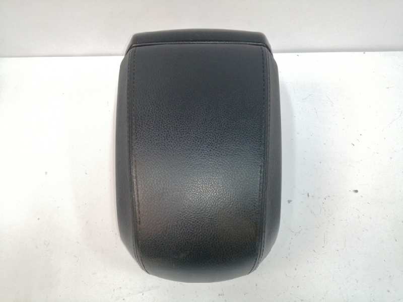 Recambio de apoyabrazos central para chevrolet captiva 2.0 diesel cat referencia OEM IAM   