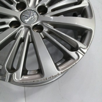 Recambio de llanta para peugeot 208 1.2 12v e-vti referencia OEM IAM 9808137577 6.0J16CH423 4H 4X110