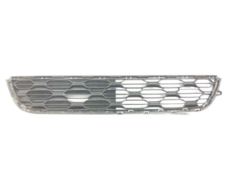 Recambio de rejilla paragolpes central para citroën c1 1.2 12v vti referencia OEM IAM 531120H130  
