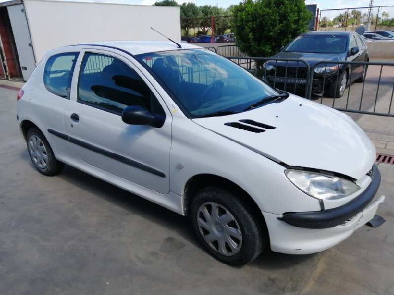 PEUGEOT 206 BERLINA