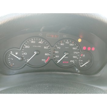 peugeot 206 berlina del año 2001