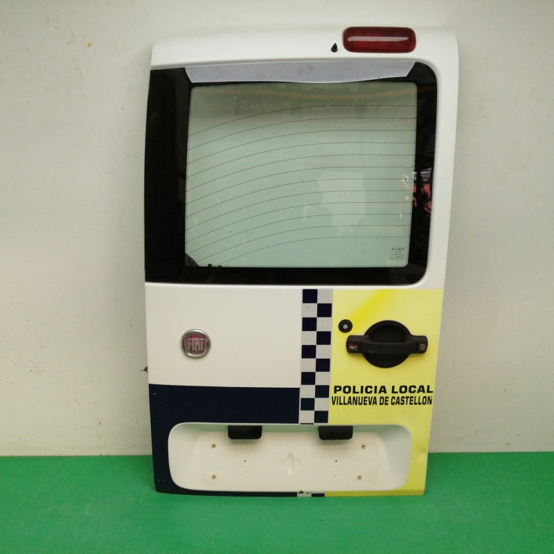 Recambio de porton trasero izquierdo para fiat doblo (119) 1.3 16v jtd cat referencia OEM IAM 46840109 OBSERVAR FOTOS 