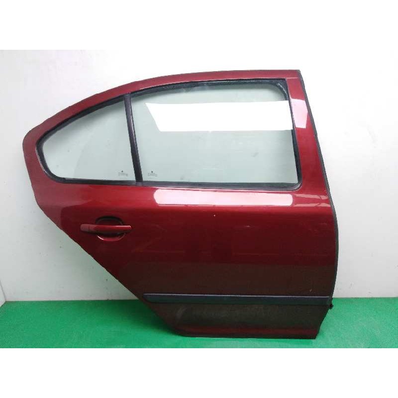 Recambio de puerta trasera derecha para skoda octavia berlina (1z3) 1.9 tdi referencia OEM IAM 1Z5833056  TIRAR