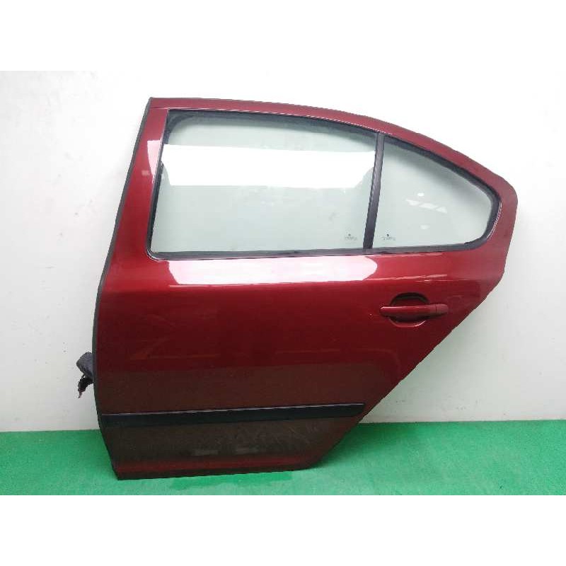 Recambio de puerta trasera izquierda para skoda octavia berlina (1z3) 1.9 tdi referencia OEM IAM 1Z5833055  TIRAR