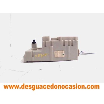 CAJA RELES / FUSIBLES 