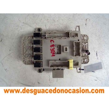 CAJA RELES / FUSIBLES 