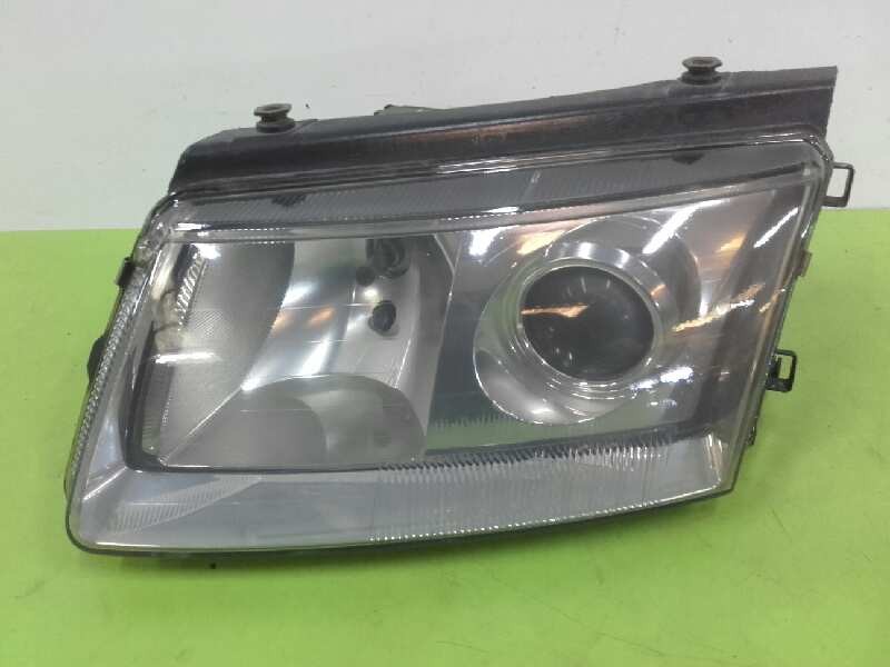 Recambio de faro izquierdo para volkswagen passat berlina (3b2) v6 tdi highline syncro / 4motion referencia OEM IAM 3B0941017M X