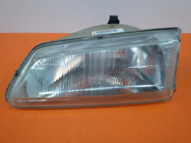 Recambio de faro izquierdo para peugeot 106 (s1) 1.0 referencia OEM IAM 6204C2  