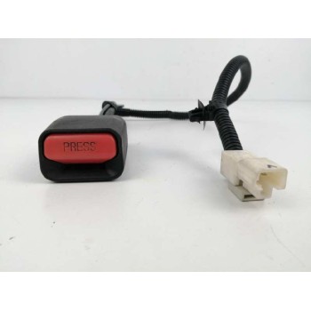 Recambio de enganche cinturon izquierdo para kia optima 1.7 crdi cat referencia OEM IAM 88830D4200WK DELANTERO 