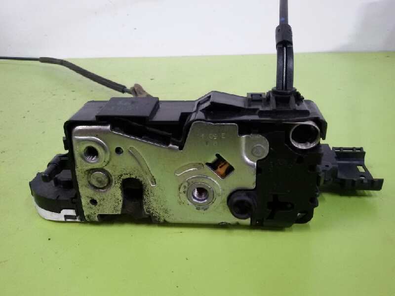 Recambio de cerradura puerta delantera derecha para peugeot 207 confort referencia OEM IAM 24094158  