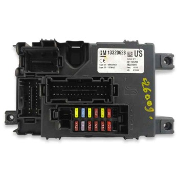 Recambio de caja reles / fusibles para opel corsa d 1.3 16v cdti referencia OEM IAM 13320628  
