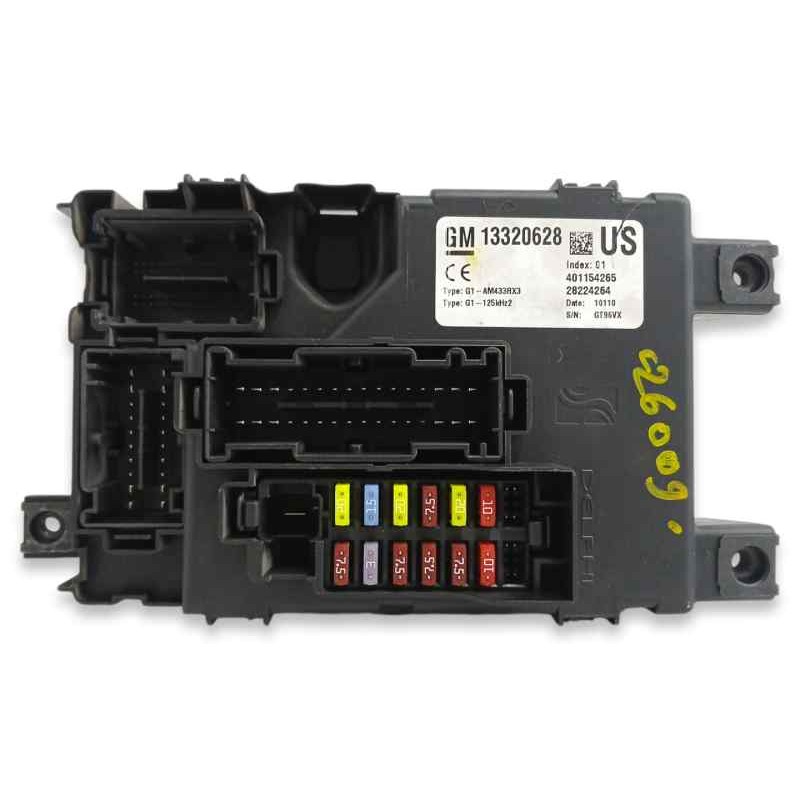 Recambio de caja reles / fusibles para opel corsa d 1.3 16v cdti referencia OEM IAM 13320628  