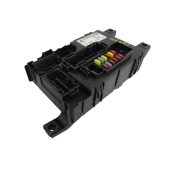 Recambio de caja reles / fusibles para opel corsa d 1.3 16v cdti referencia OEM IAM 13320628  