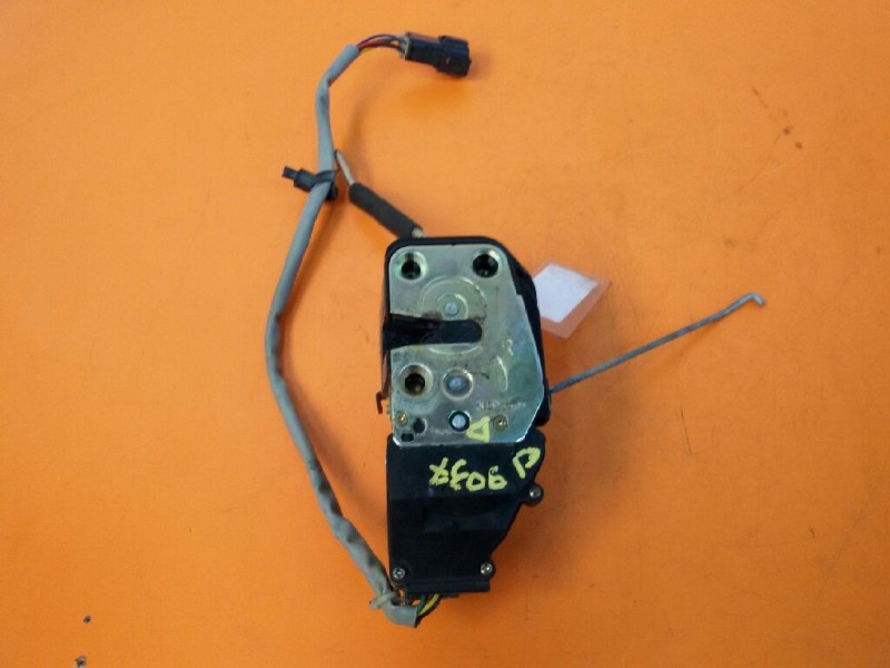 Recambio de cerradura puerta delantera derecha para kia carens 2.0 crdi ex monovolumen referencia OEM IAM 0K2FC58310  