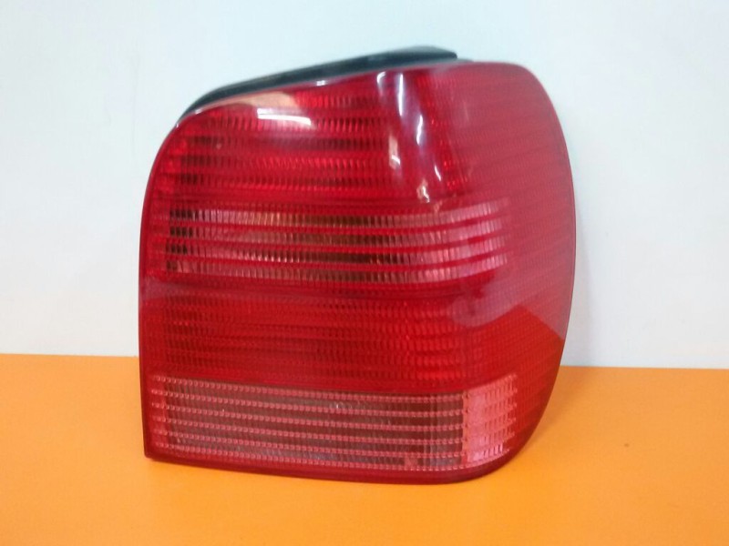 Recambio de piloto trasero derecho para volkswagen polo berlina (6n2) trendline referencia OEM IAM 6N0945096H  
