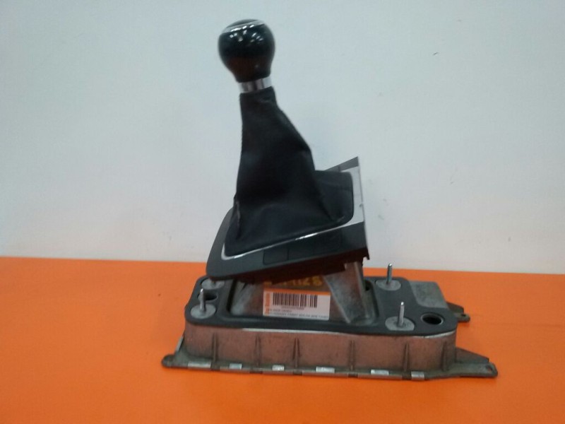 Recambio de palanca cambio para volkswagen passat berlina (3c2) trendline referencia OEM IAM 1K0711061A  