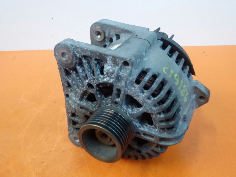 Recambio de alternador para renault megane ii berlina 5p confort expression referencia OEM IAM 8200086161 TG11C010 