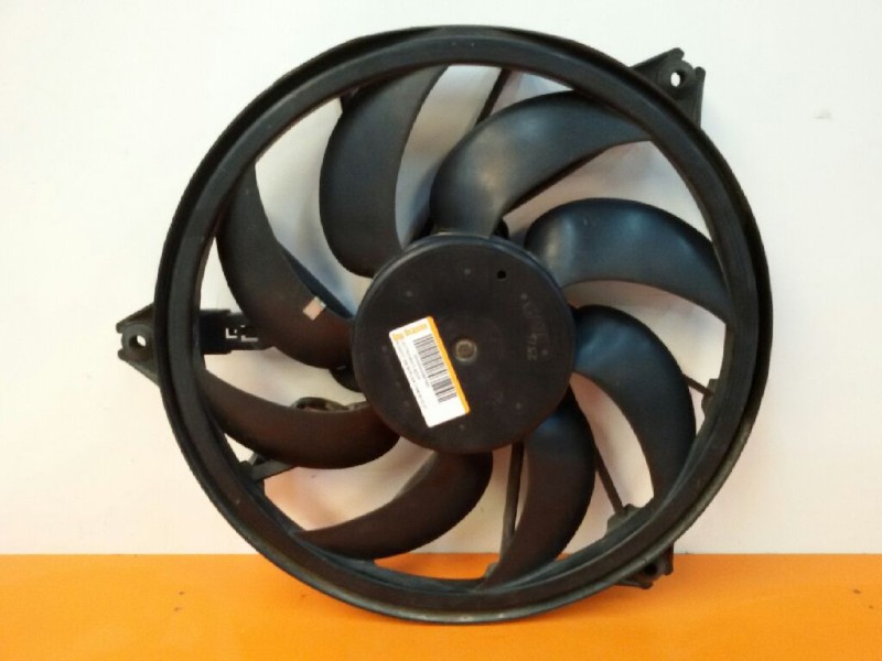 Recambio de electroventilador para peugeot 206 berlina xt referencia OEM IAM 125383  