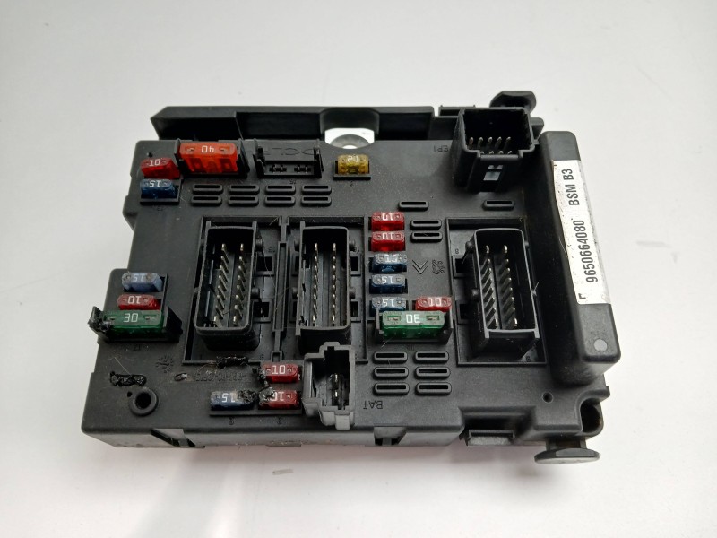 Recambio de caja reles / fusibles para citroën xsara berlina 1.6i 16v vivace referencia OEM IAM 9650664080  