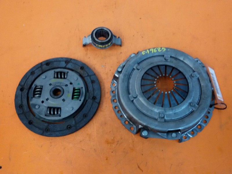 Recambio de kit embrague para seat marbella ce referencia OEM IAM SE028125000E  117002010