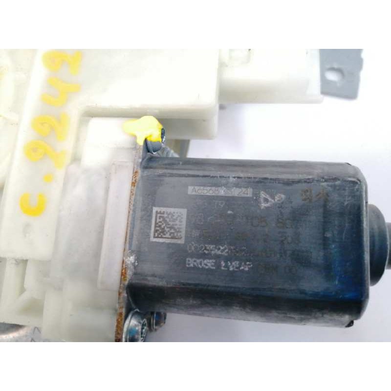 ELEVALUNAS TRASERO IZQUIERDO 9825710580