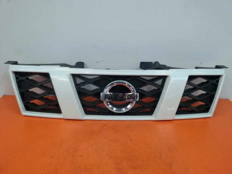 Recambio de rejilla delantera para nissan x-trail (t31) xe referencia OEM IAM 62310JG44A  