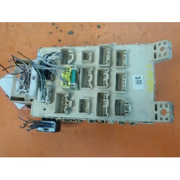 Recambio de caja reles / fusibles para toyota yaris (ncp1/nlp1/scp1) 1.3 linea luna referencia OEM IAM 8274152010  