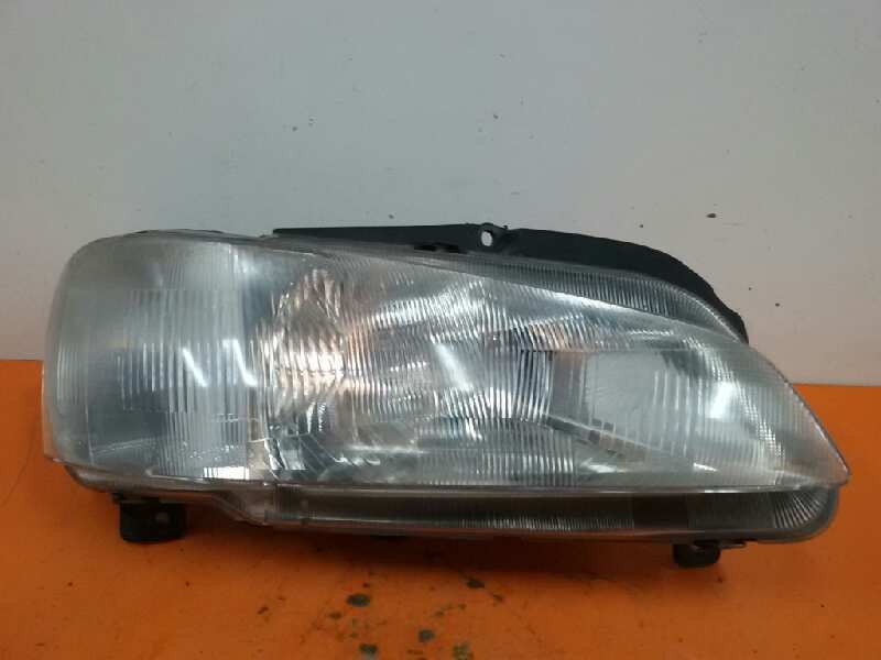 Recambio de faro derecho para peugeot 106 (s2) max referencia OEM IAM 6205P4  