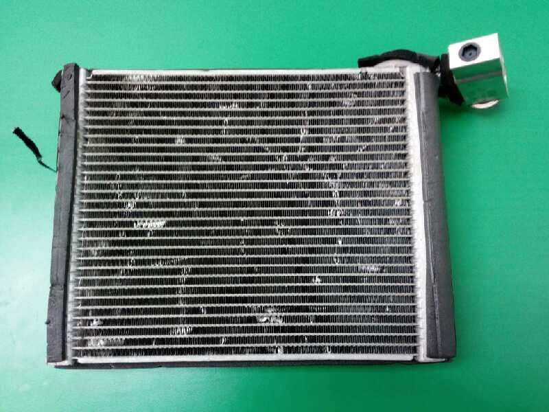 Recambio de evaporador aire acondicionado para toyota yaris (ksp9/scp9/nlp9) básico referencia OEM IAM 4475003070  