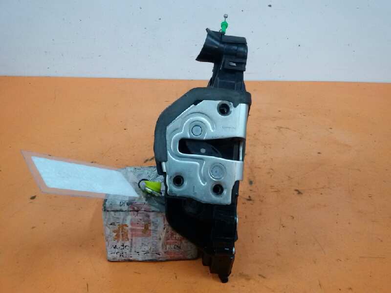 Recambio de cerradura puerta delantera izquierda para toyota yaris (ksp9/scp9/nlp9) básico referencia OEM IAM 690400D140  